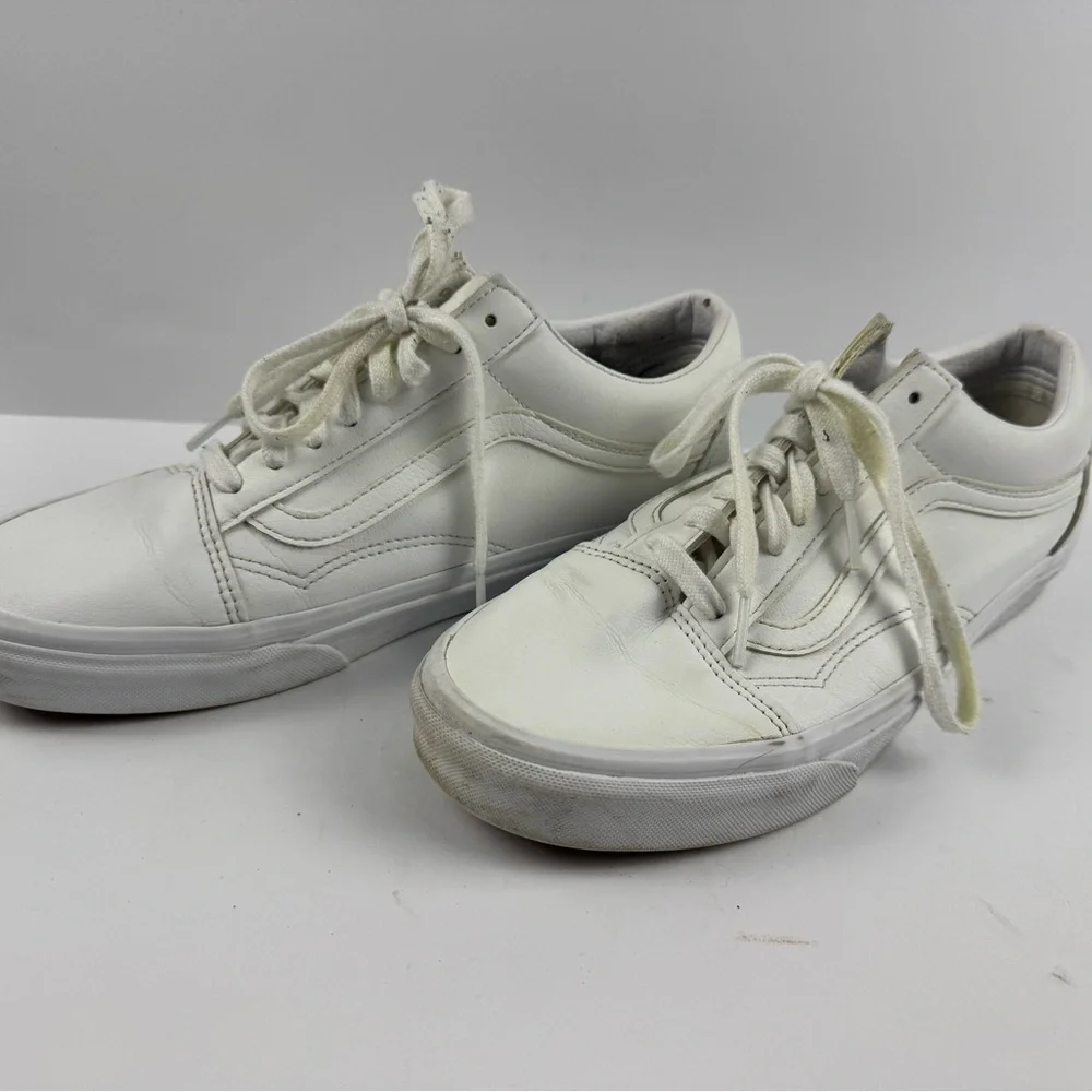 Vans old skool True White leather sneakers men’s 9.5 women’s 11